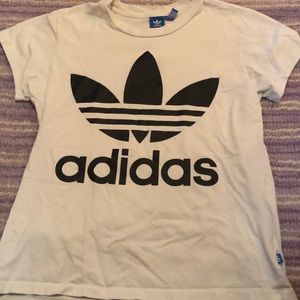Adidas shirt size medium
